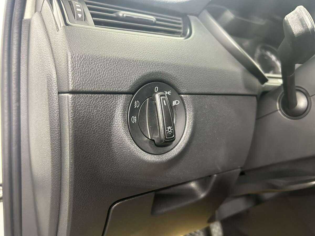 Купить Skoda Octavia, 2018, 431 666 км, фото №9