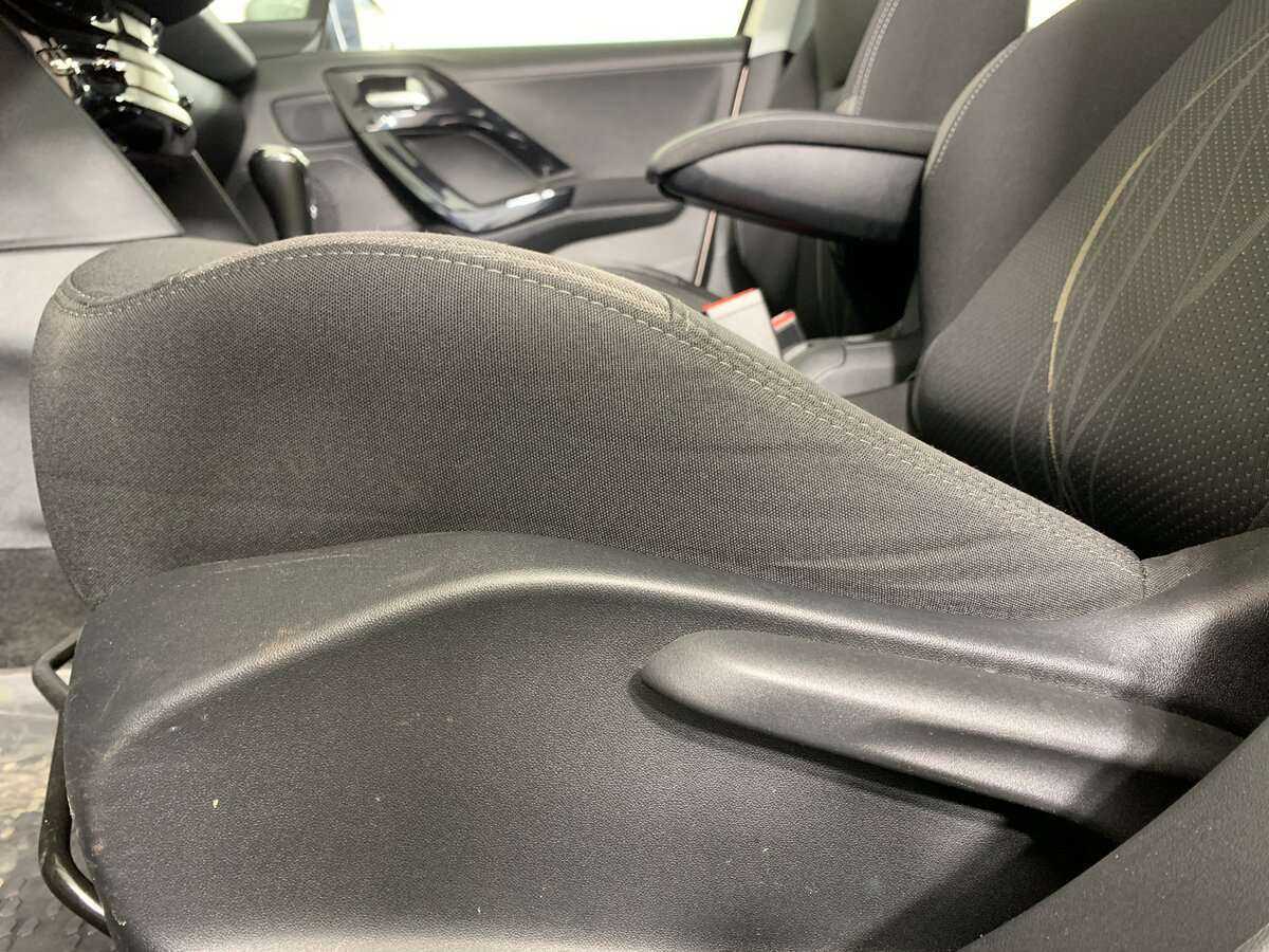 Купить Peugeot 208, 2013, 146 165 км, фото №14