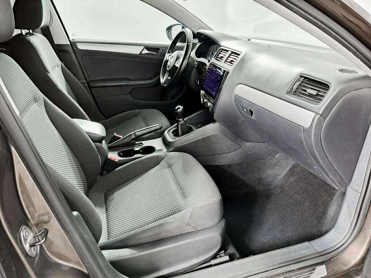 Купить Volkswagen Jetta, 2013, 108 256 км, фото №9