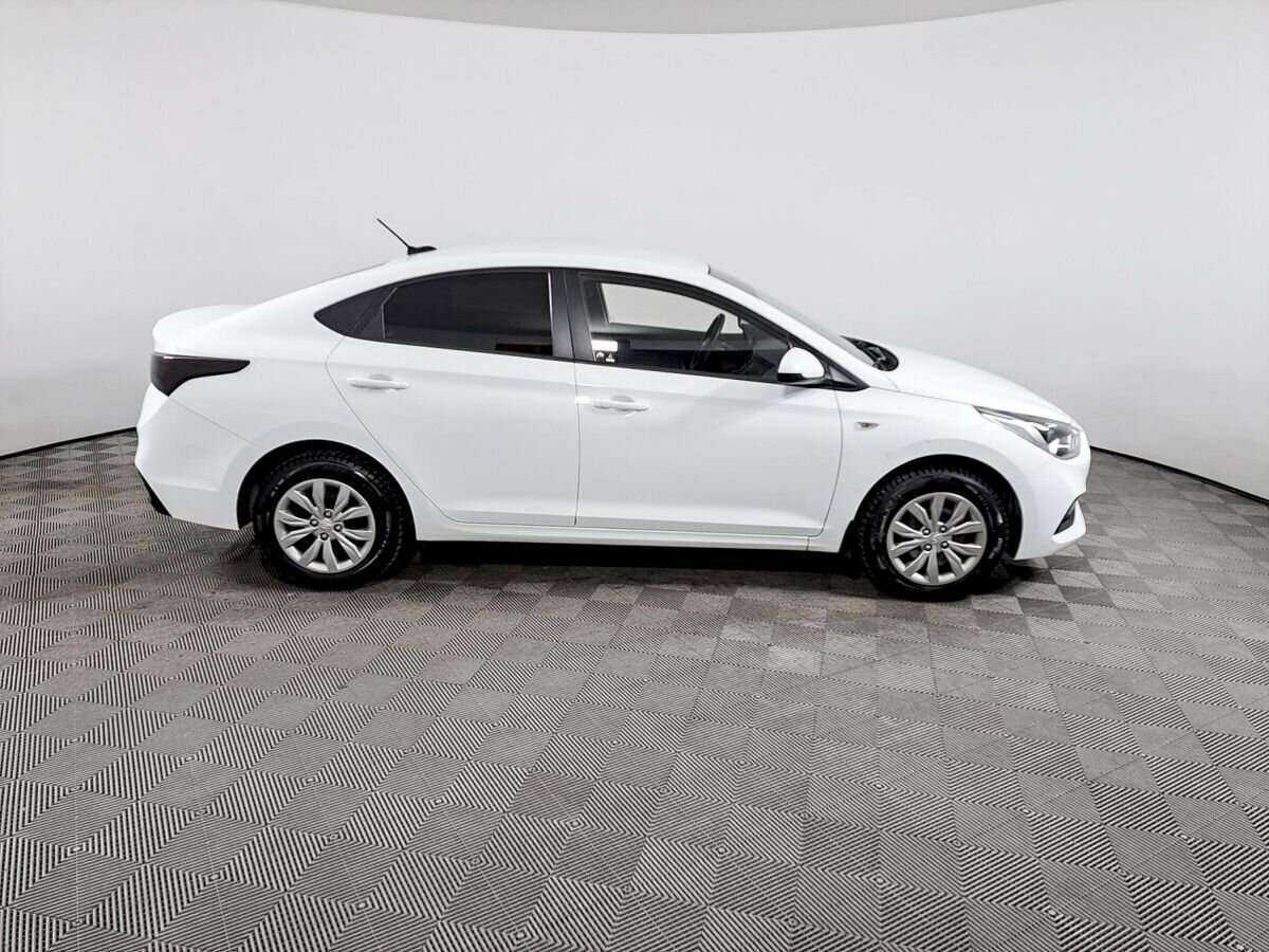 Купить Hyundai Solaris, 2019, 48 409 км, фото №4