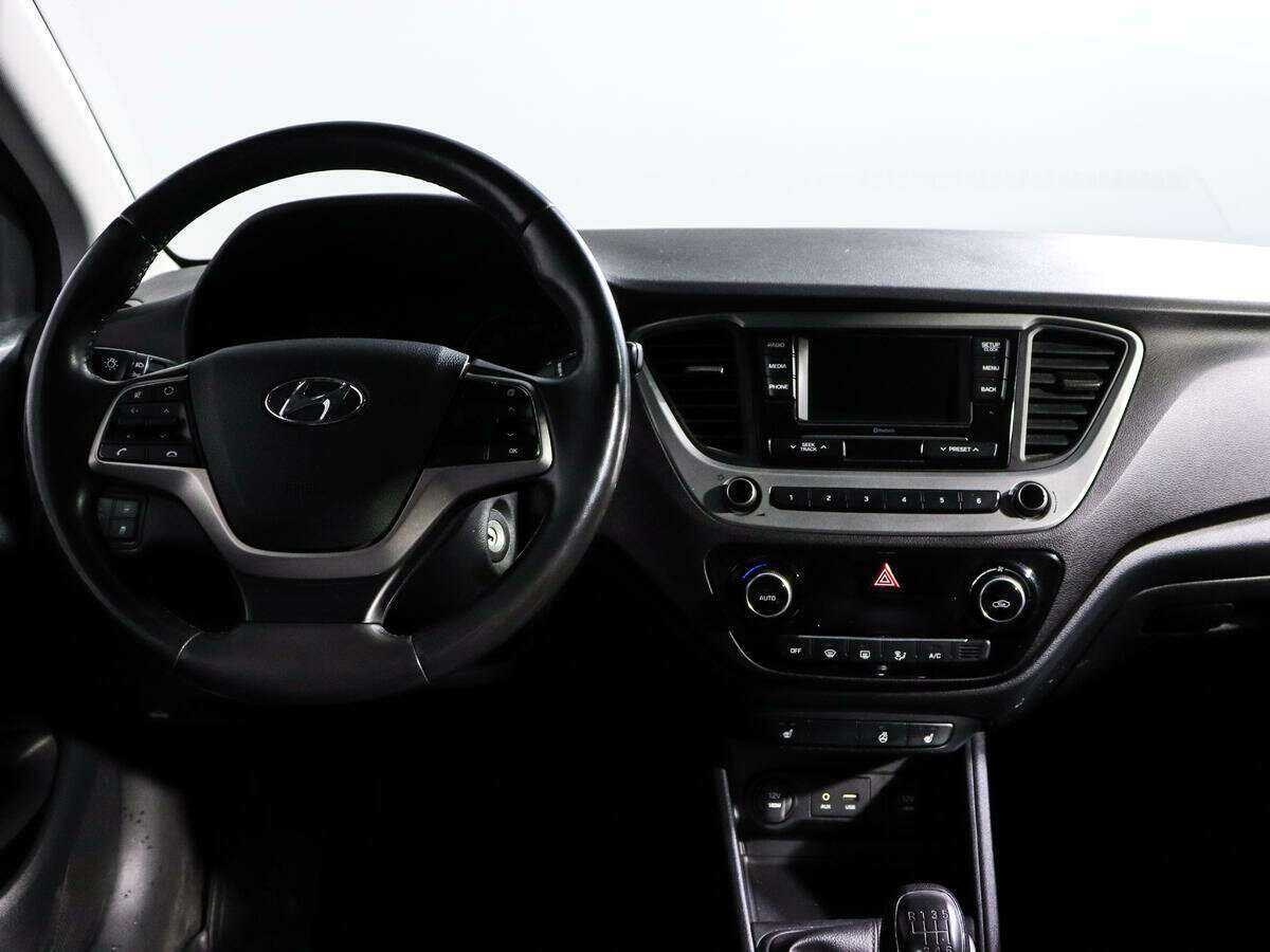 Купить Hyundai Solaris, 2017, 116 656 км, фото №10