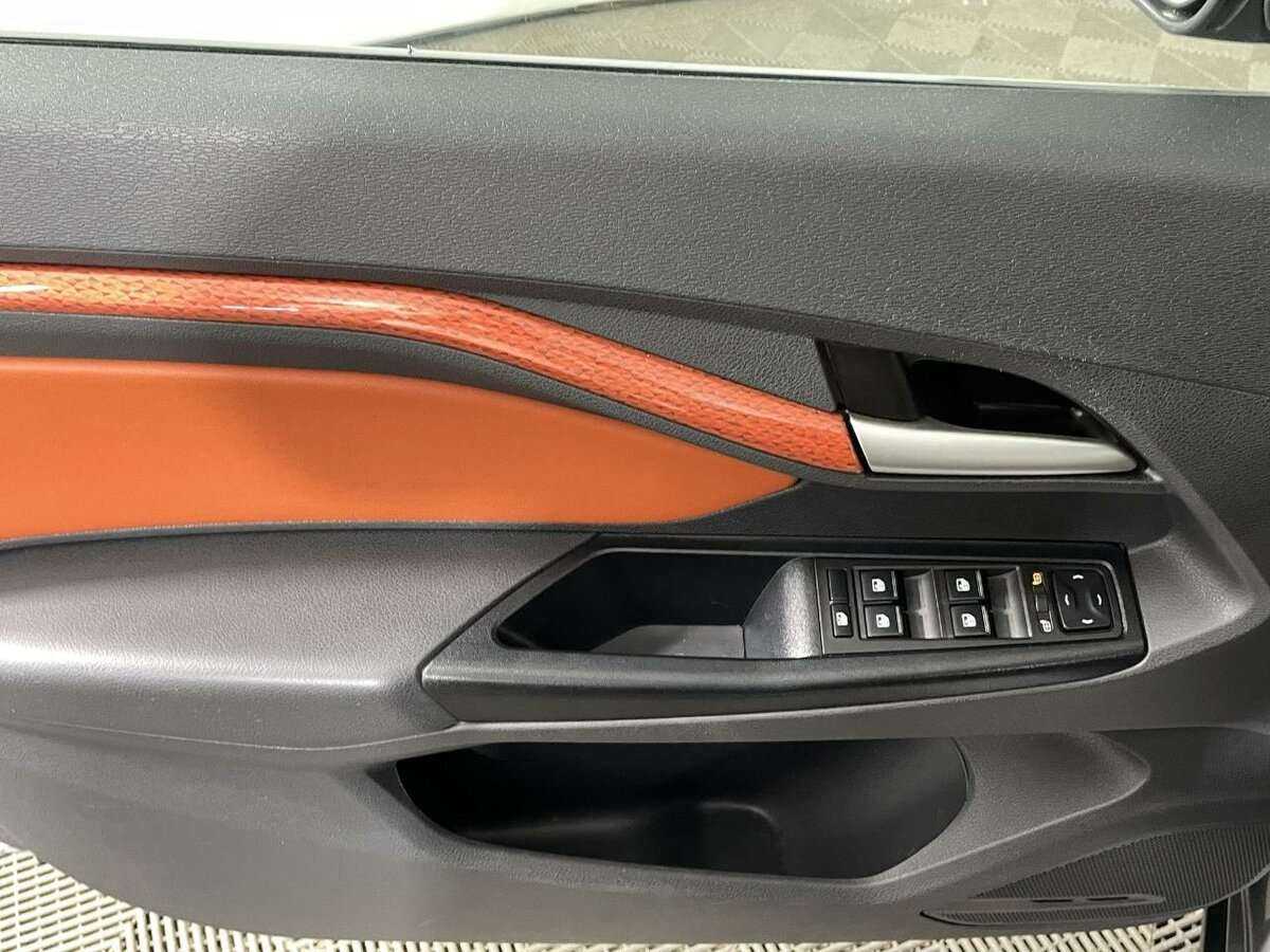 Купить Lada (ВАЗ) Vesta SW Cross, 2019, 75 250 км, фото №7