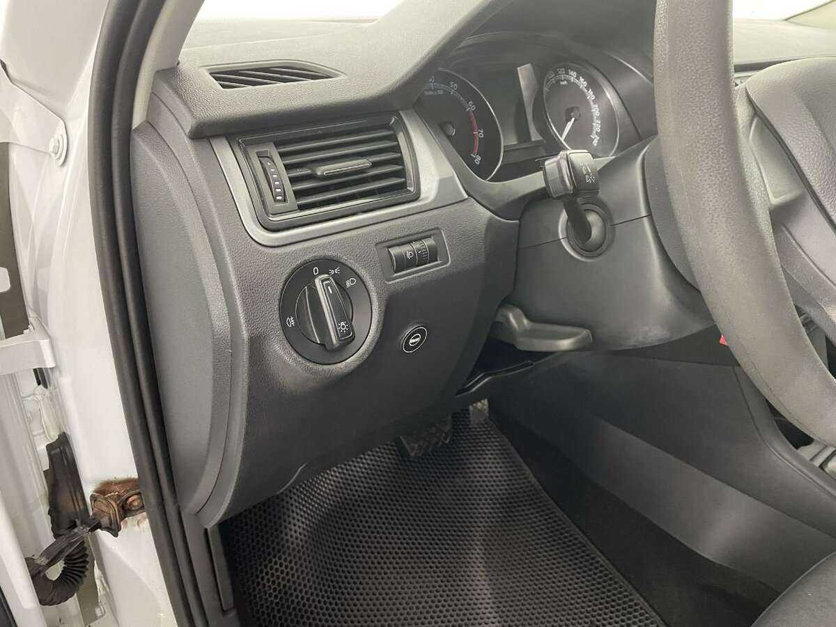 Купить Skoda Rapid, 2019, 102 000 км, фото №9