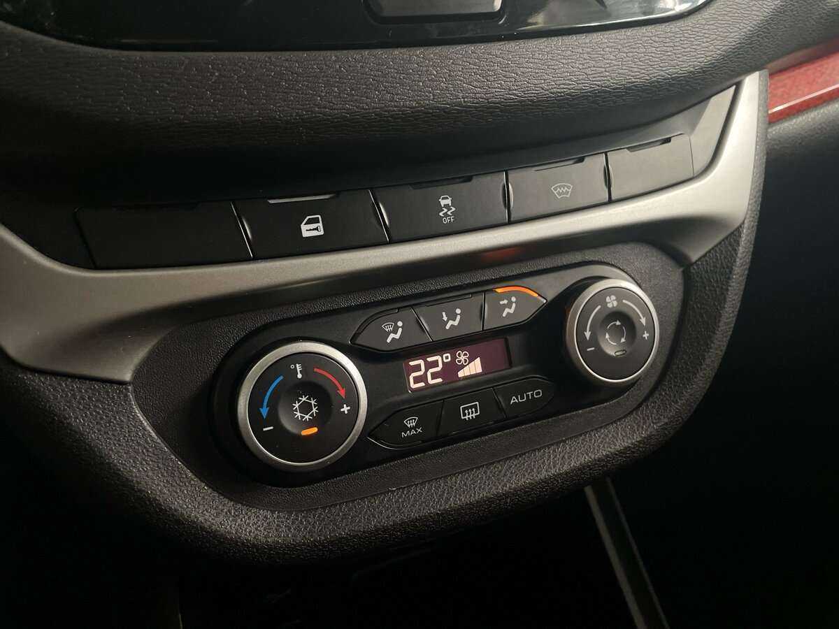 Купить Lada (ВАЗ) Vesta SW Cross, 2018, 88 269 км, фото №15