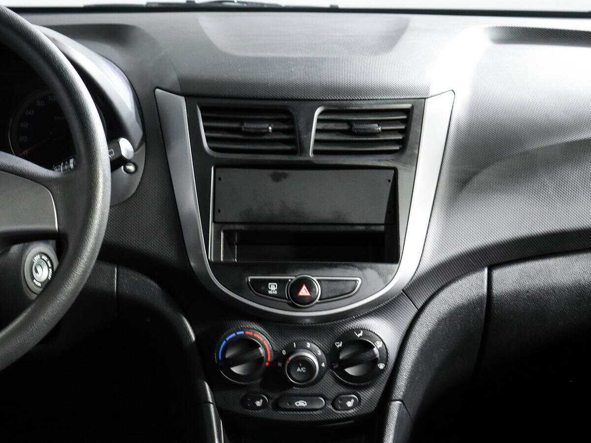 Купить Hyundai Solaris, 2016, 5 850 км, фото №11