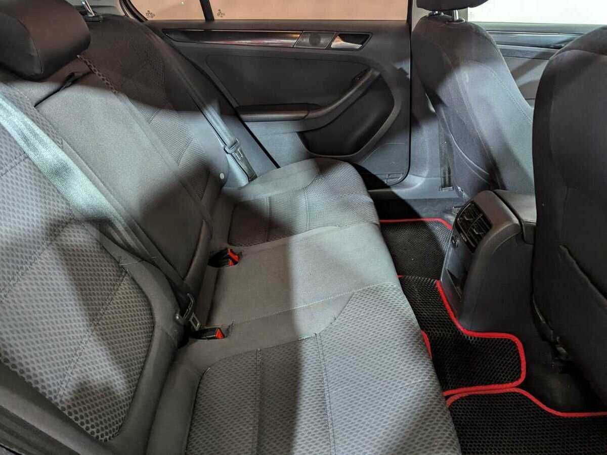 Купить Volkswagen Jetta, 2012, 251 739 км, фото №9