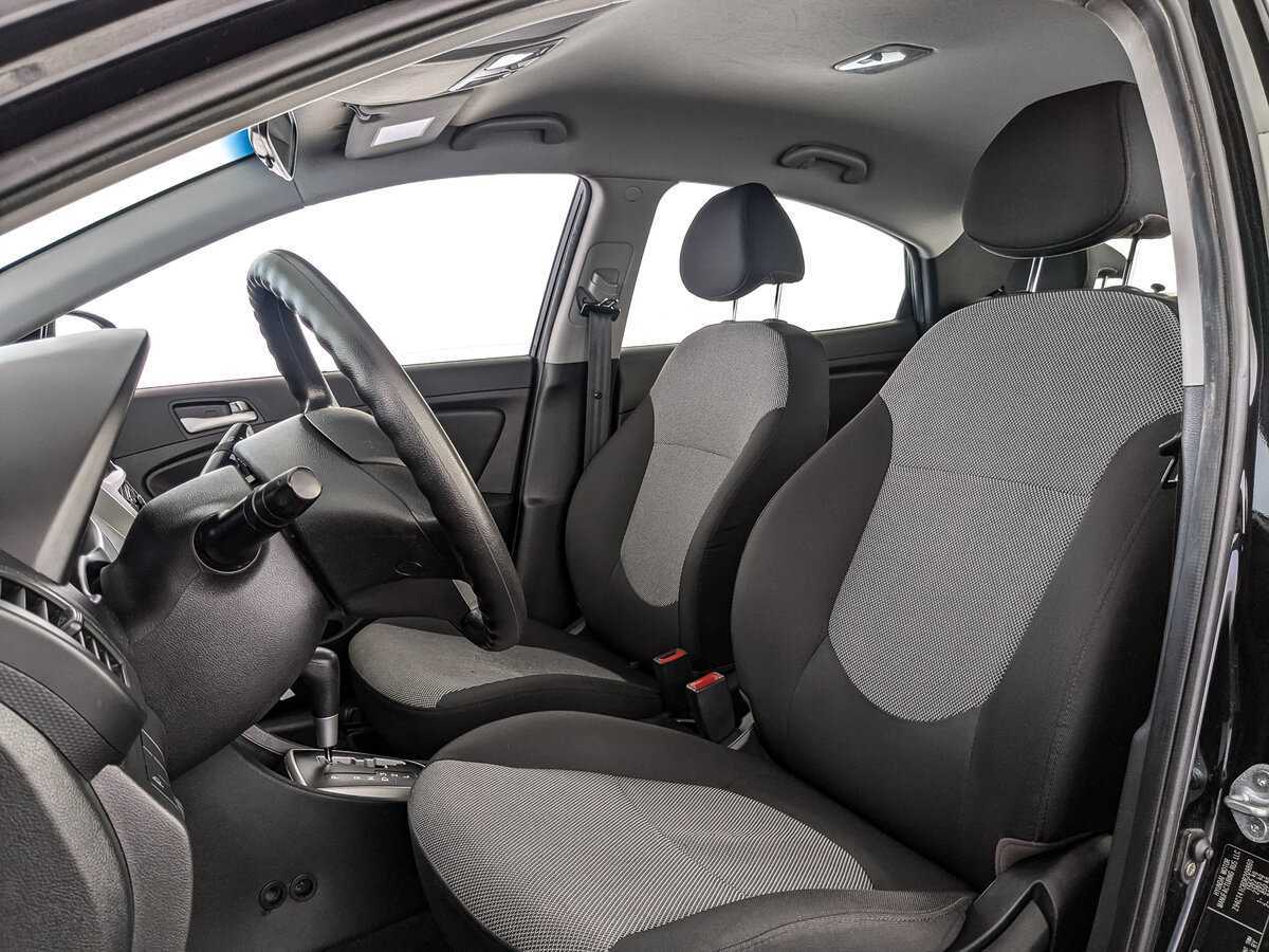 Купить Hyundai Solaris, 2013, 140 747 км, фото №16