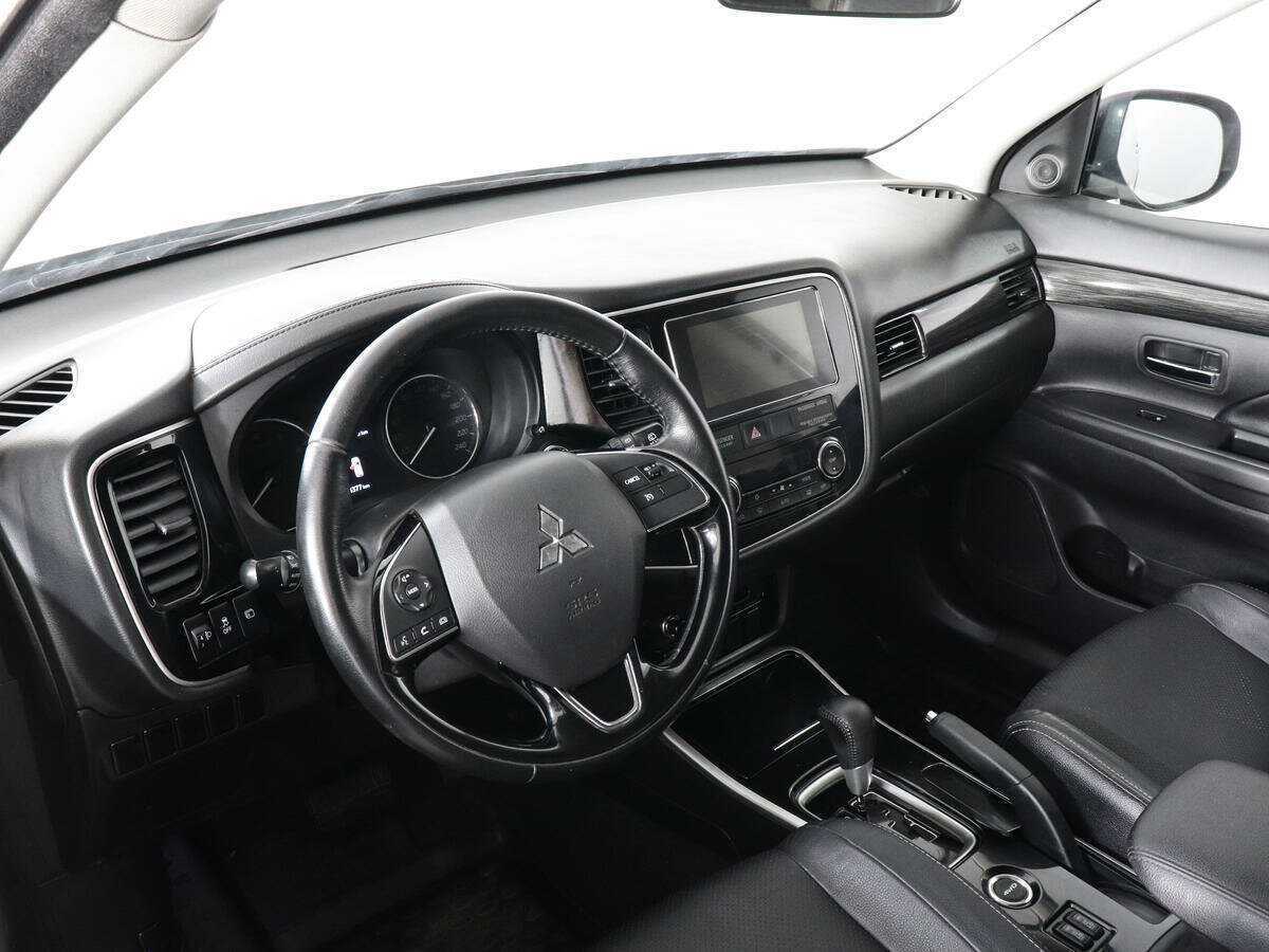 Купить Mitsubishi Outlander, 2017, 244 374 км, фото №9