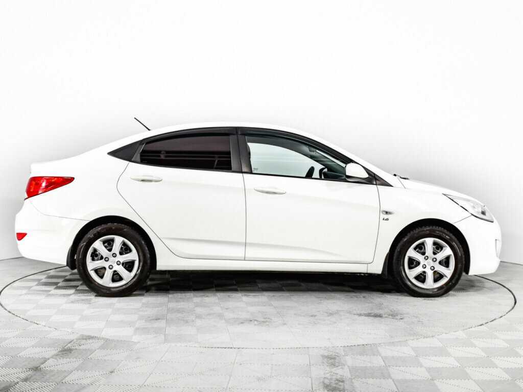 Купить Hyundai Solaris, 2013, 109 906 км, фото №4