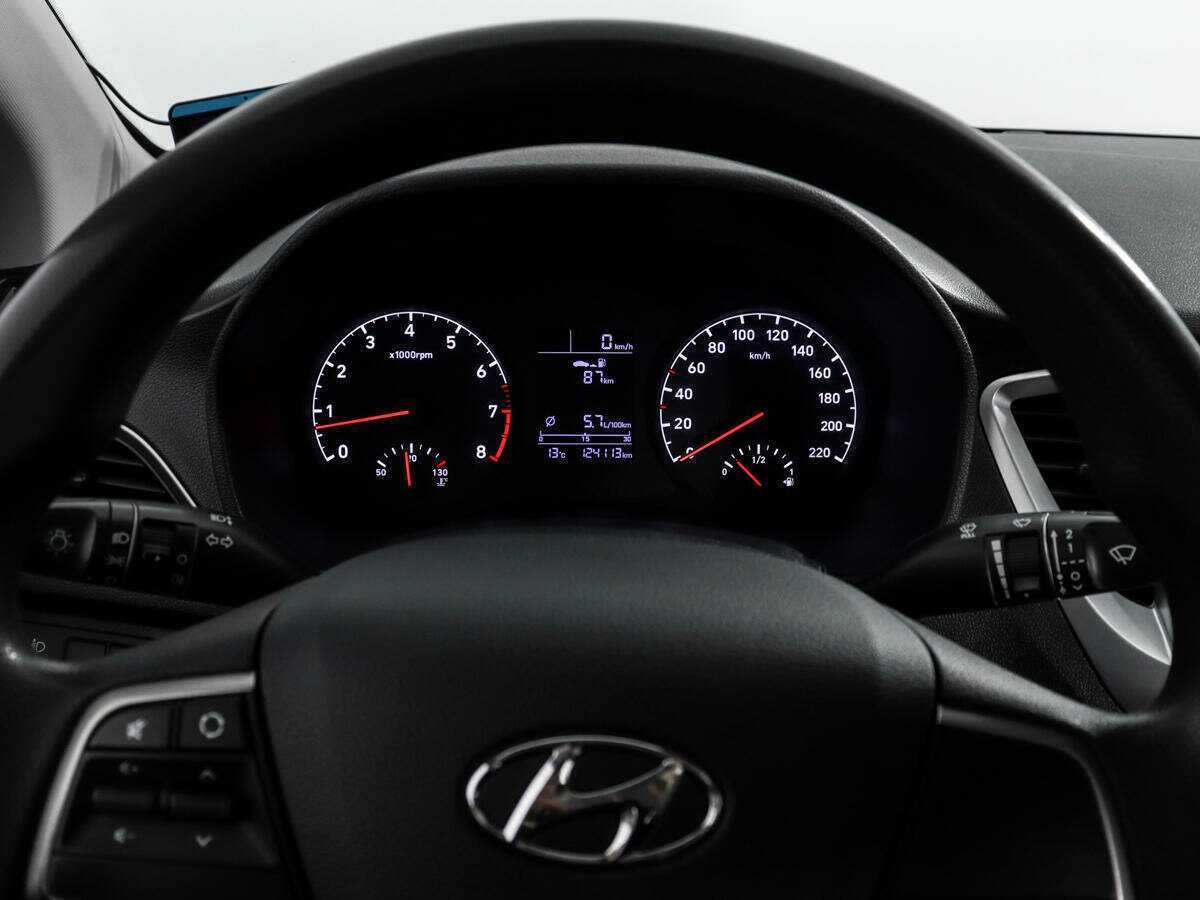 Купить Hyundai Solaris, 2018, 124 111 км, фото №17