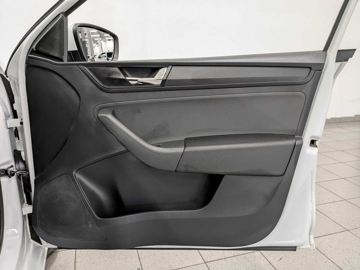 Купить Skoda Rapid, 2017, 240 992 км, фото №23