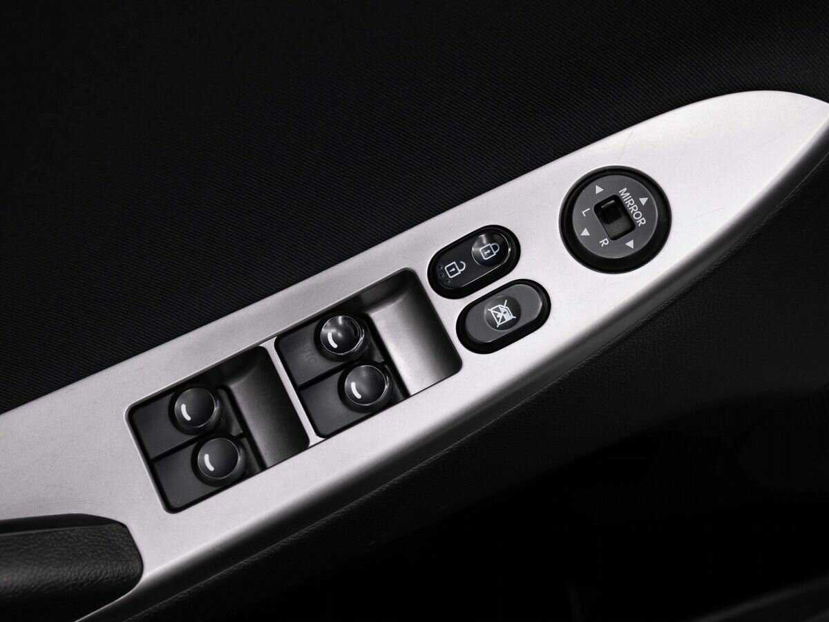 Купить Hyundai Solaris, 2015, 244 000 км, фото №16