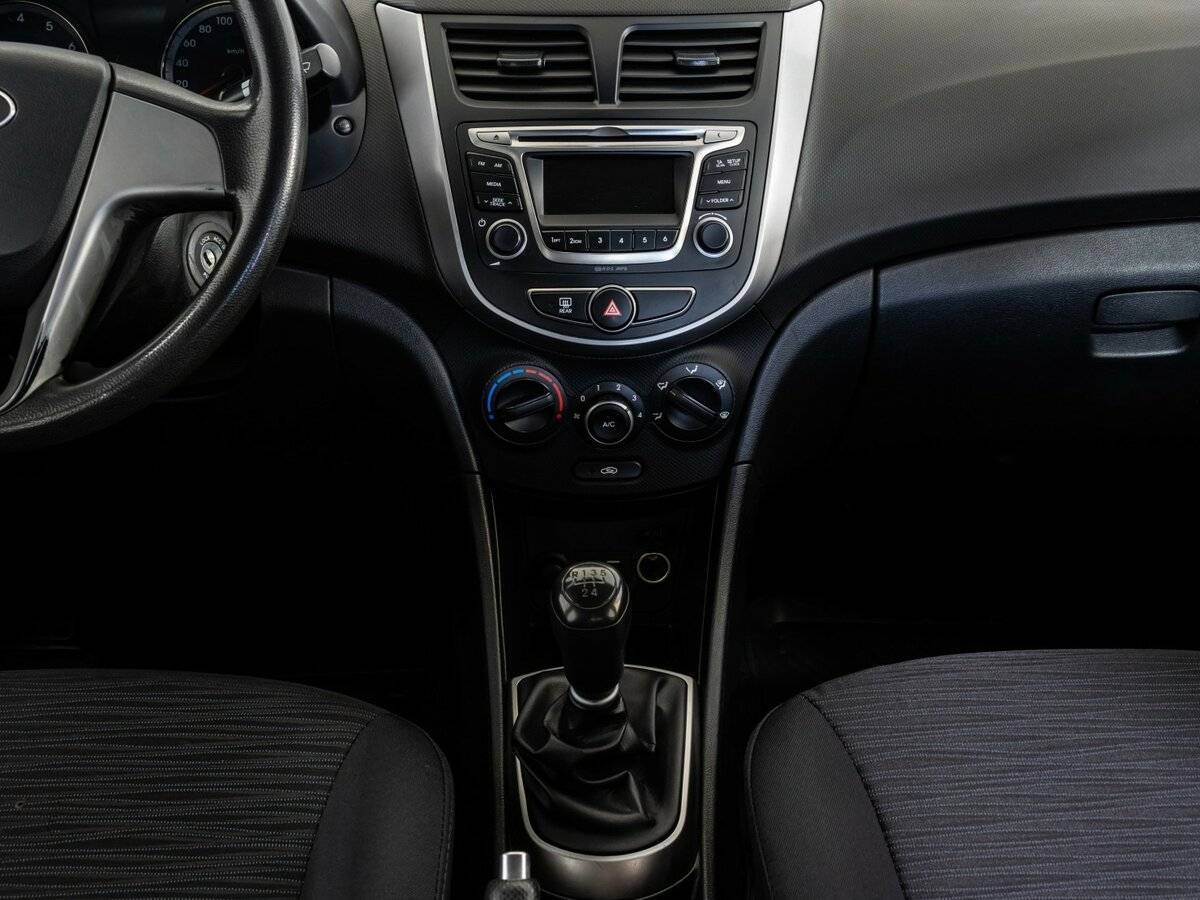 Купить Hyundai Solaris, 2016, 252 626 км, фото №9